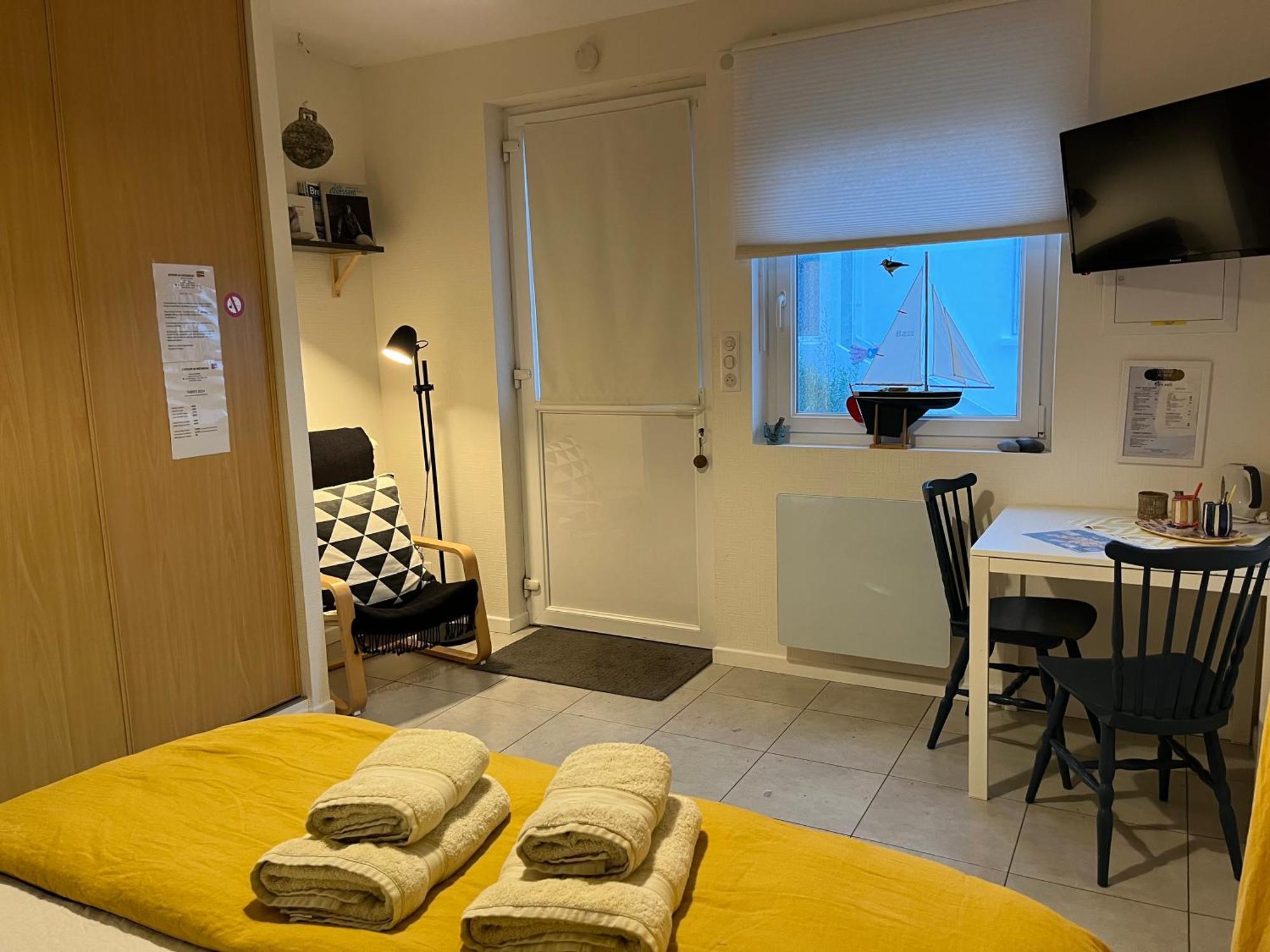 L'atelier De Mezareun Bed & Breakfast *